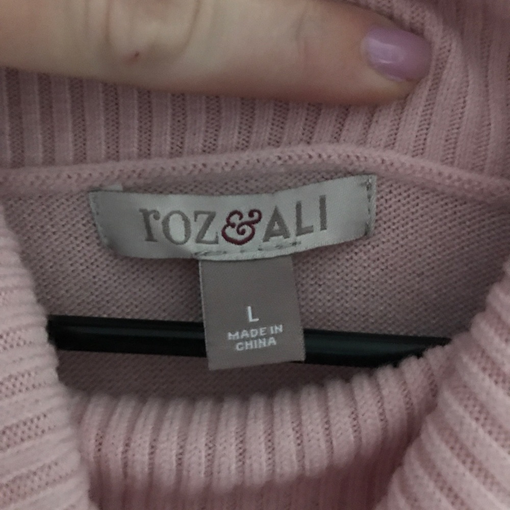Pink turtle neck sweater - Picture 3 of 6