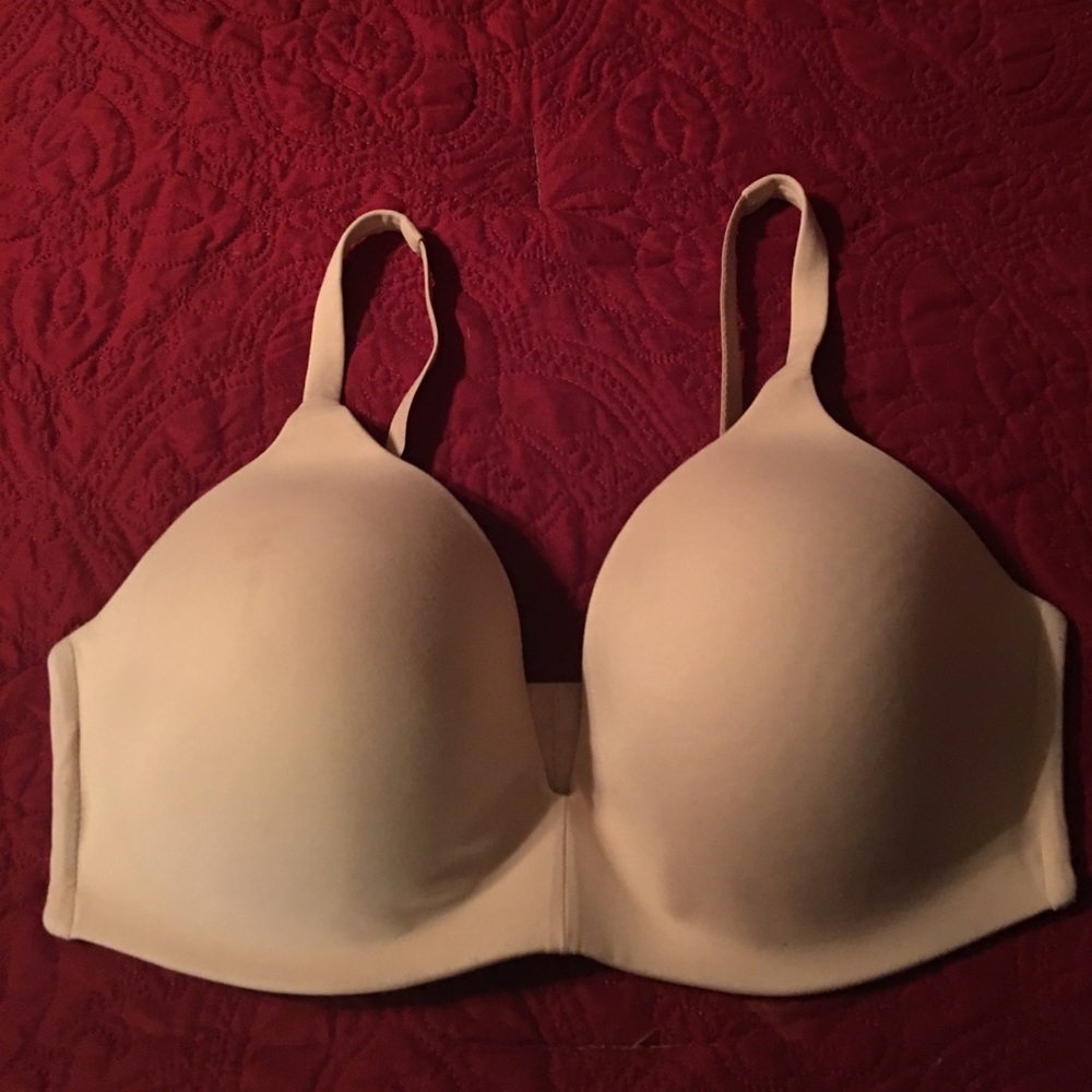 VS Body By Victoria IPEX No Wire bra