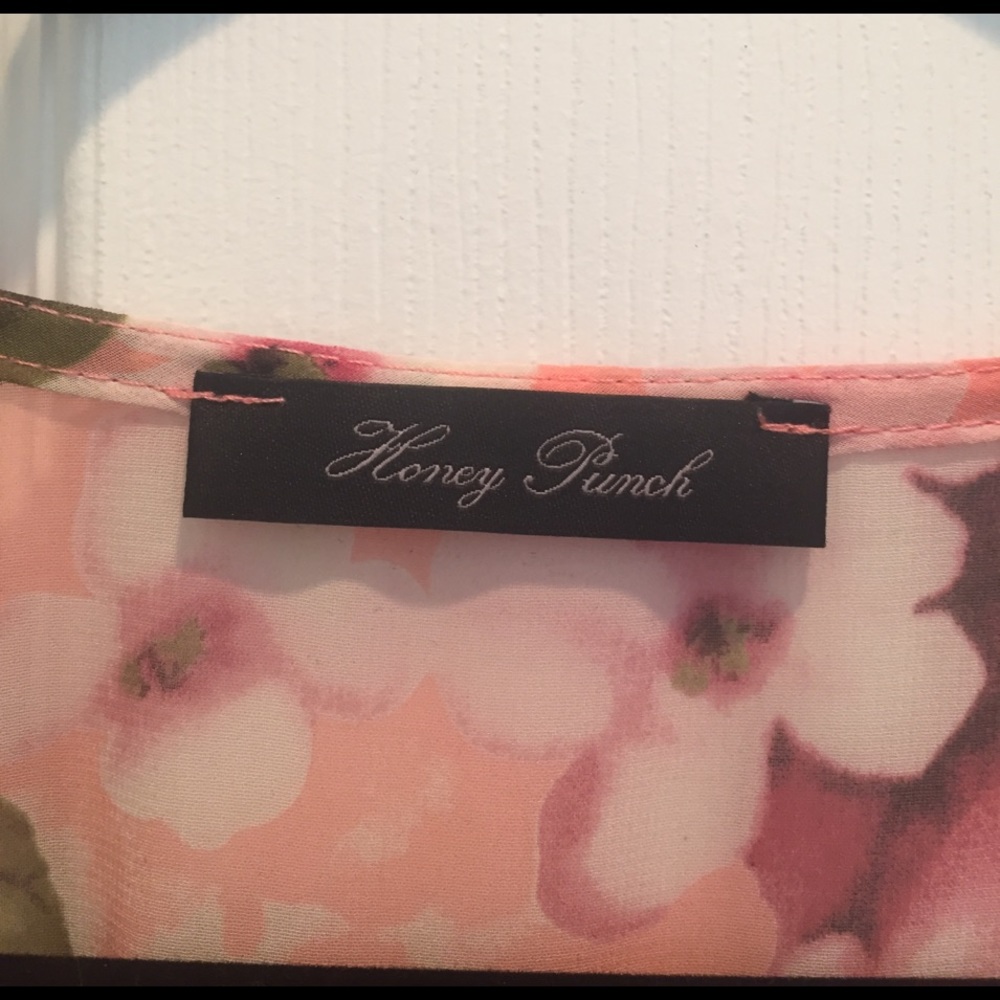 Honey punch floral pink romper - Picture 2 of 3