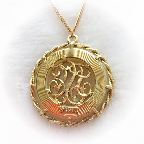 VINTAGE ~ B.S.K. Signed Necklace - Picture 4 of 4