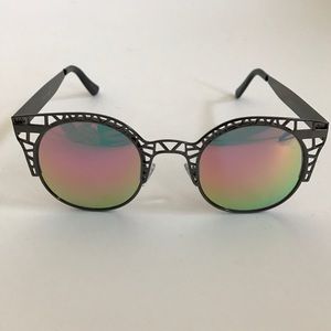 Quay Australia Accessories - Quay Australia Fleur Sunglasses Quay Australia Accessories - Quay Australia Fleur Sunglasses