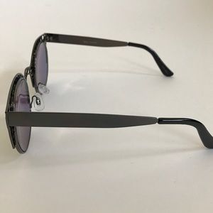 Quay Australia Accessories - Quay Australia Fleur Sunglasses Quay Australia Accessories - Quay Australia Fleur Sunglasses