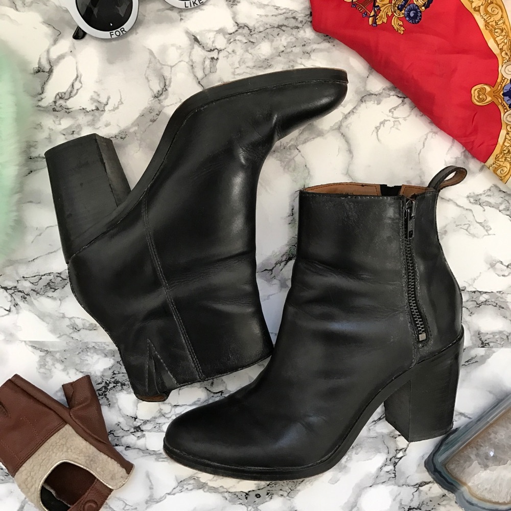 GAP Black Heeled Booties with Zipper