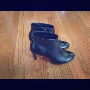 SALE! Ecco Black leather ankle booties