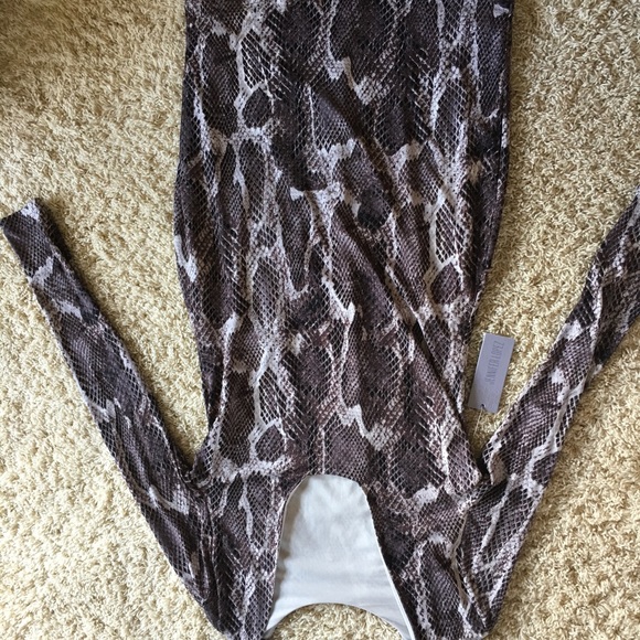 J LO Fitted dress - Picture 2 of 4