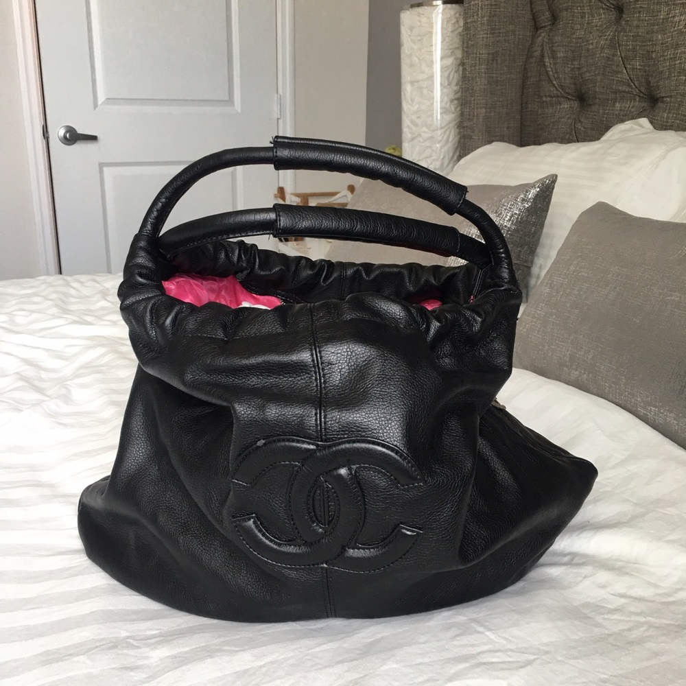 Designer inspired purse. Mirror image 🖤💕