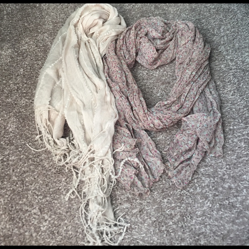Lightweight scarf bundle