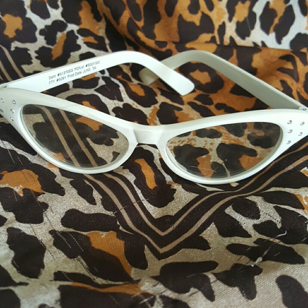 Clear eye glasses