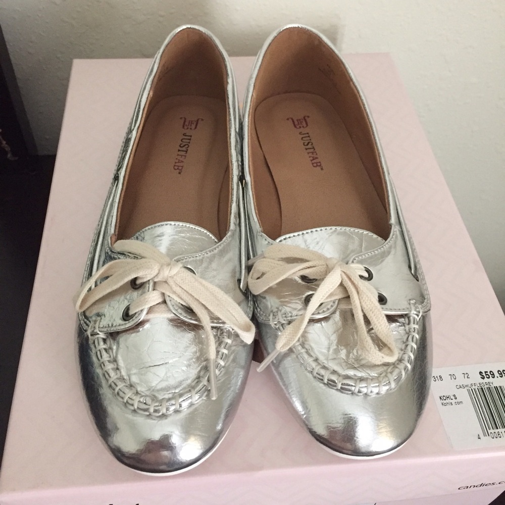 Just Fab Gold Boat Shoes Size 7