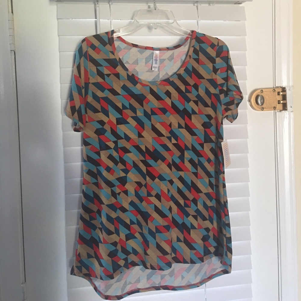LULAROE Classic Tee - medium