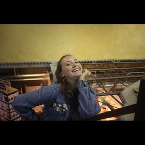 Meet your Posher, Lauren