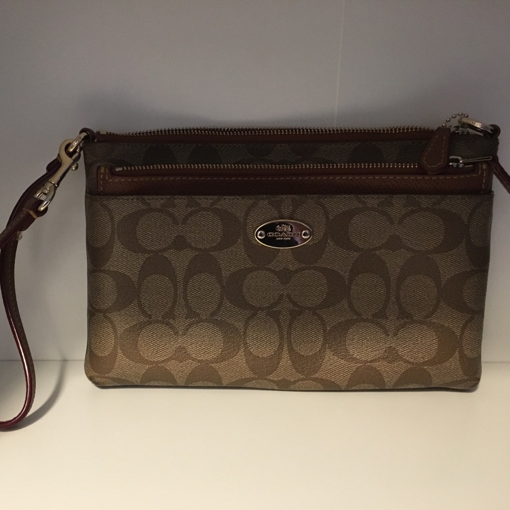 Genuine Coach Logo Wristlet🔥