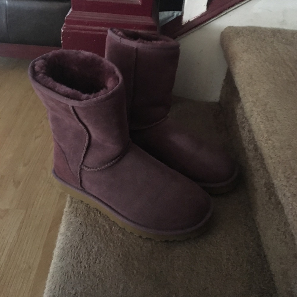 like new purple ugg boots
