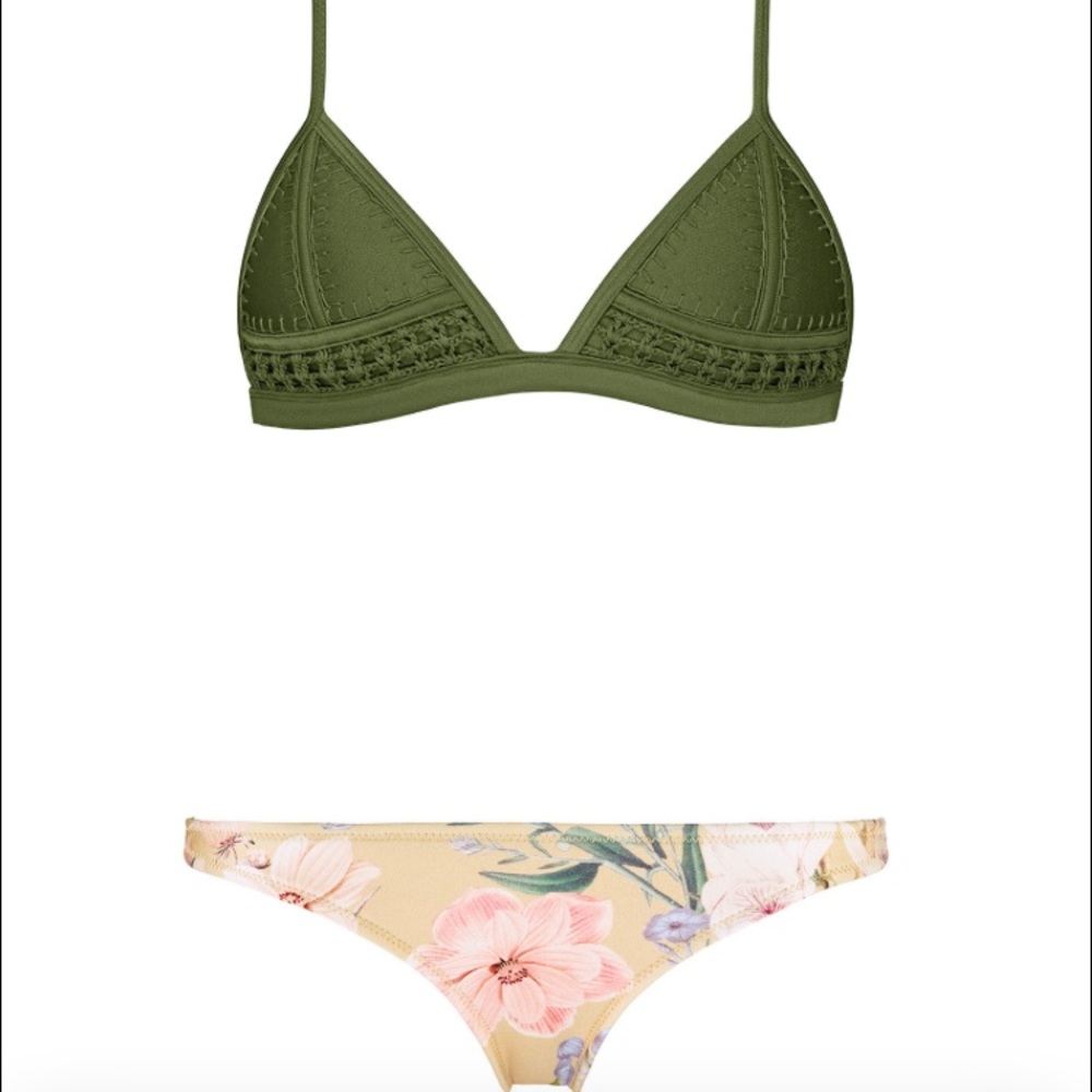 ISO: Coco Floral Affair XS top and Small bottoms