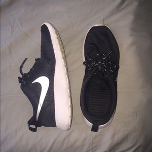 Women's Nike Roshe Runs