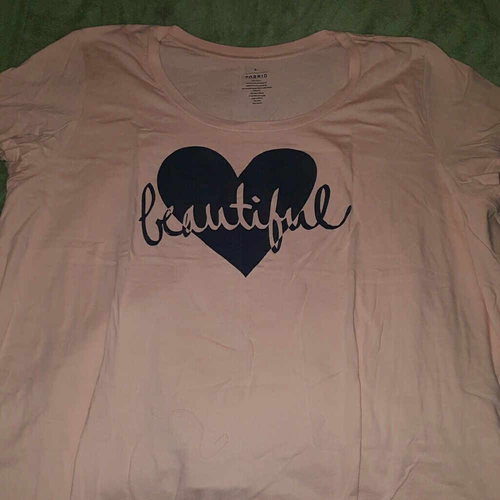 💀🌻SOLD SOLD🌻💀Torrid size 5 Beautiful tee