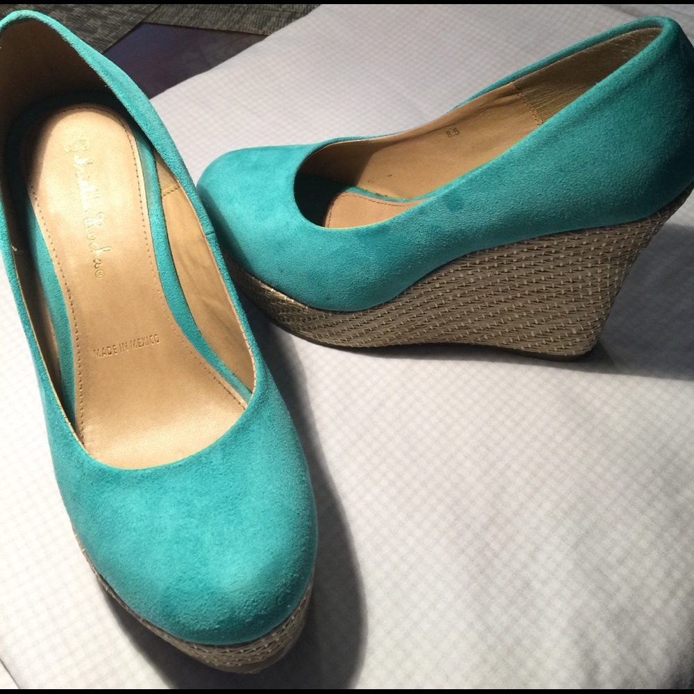 Gabriela Rocha Aqua (👠
