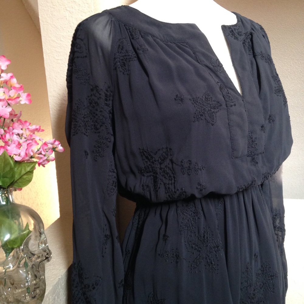 Chelsea & Violet Embroidered Long Sleeve Dress - Picture 4 of 6