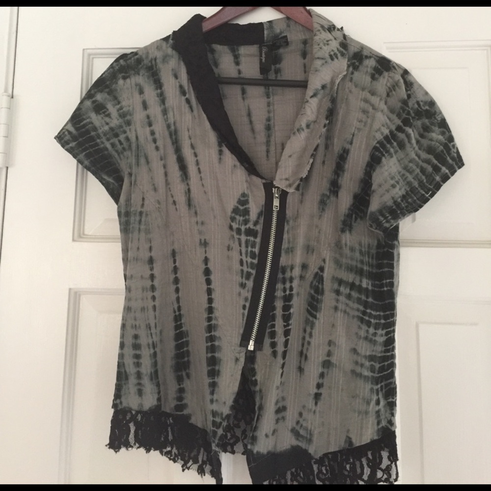 BKE Boutique Asymmetrical shirt