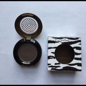 MAC L.E Eyeshadow in Shade Night Maneuvers