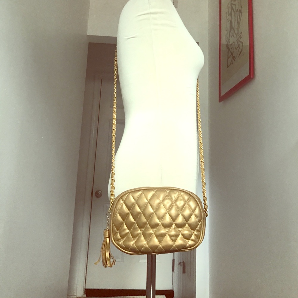 Vintage gold quilted little Leather Crossbody 😘
