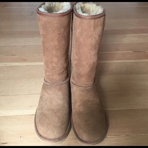 NWOT Tall Women's Ugg Boots