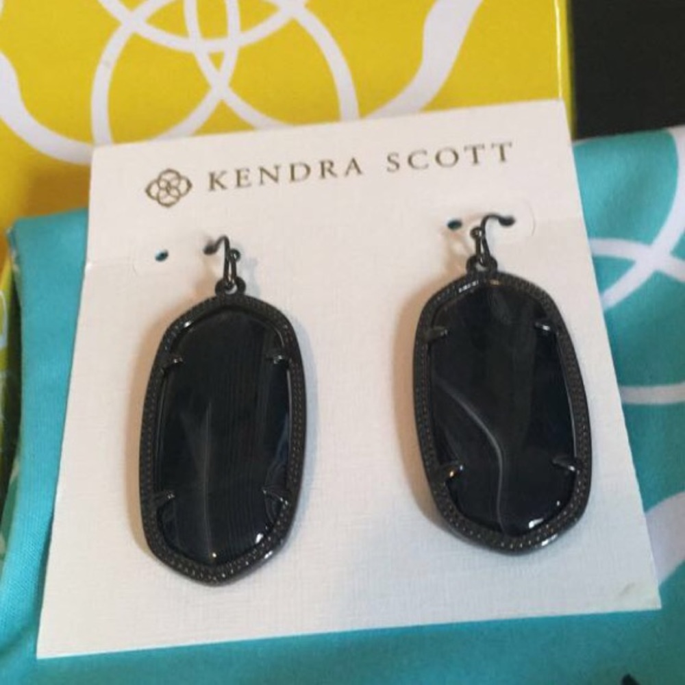 Kendra Scott Elle Gunmetal Earrings In Charcoal