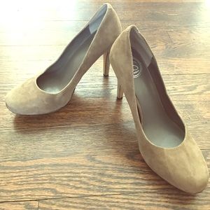 Jessica Simpson Tan Suede Pumps
