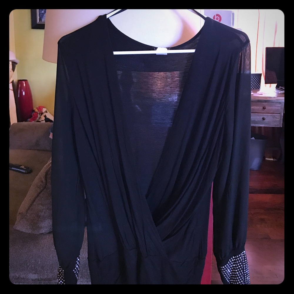 Beautiful blouse with sequin cuffs!!