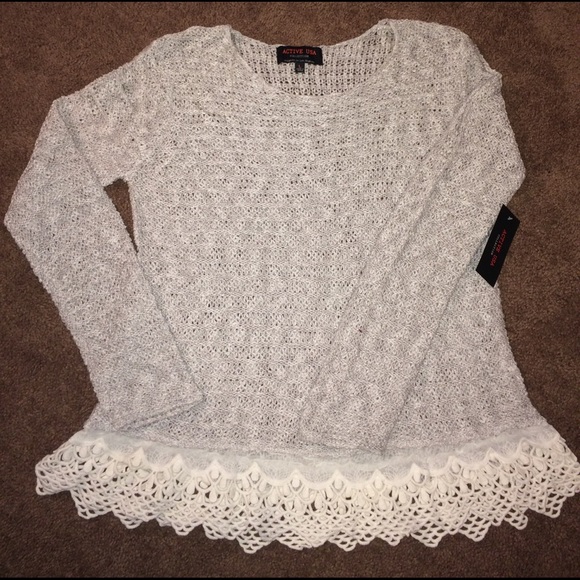 NWT, soft open weave gray sweater w/ lace trim. - Picture 1 of 4