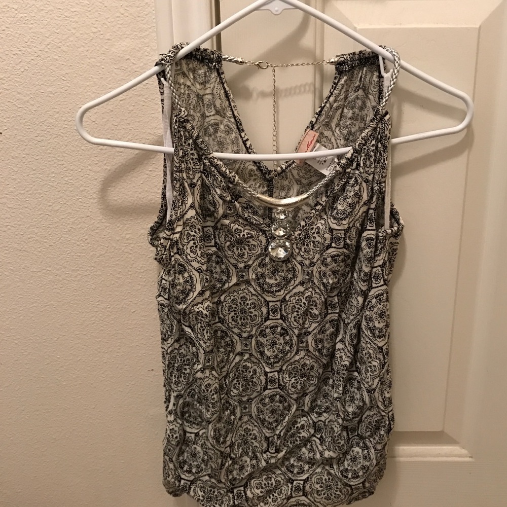 Sleeveless top with necklace attached