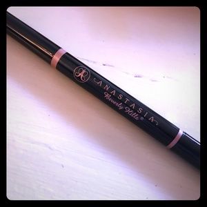 Anastasia Beverly Hills brow definer blonde