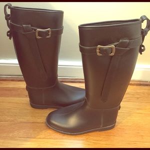 "Dirty Laundry" brand size 7 black rain boots