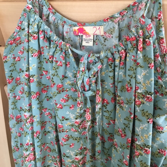 Romper - Picture 2 of 2