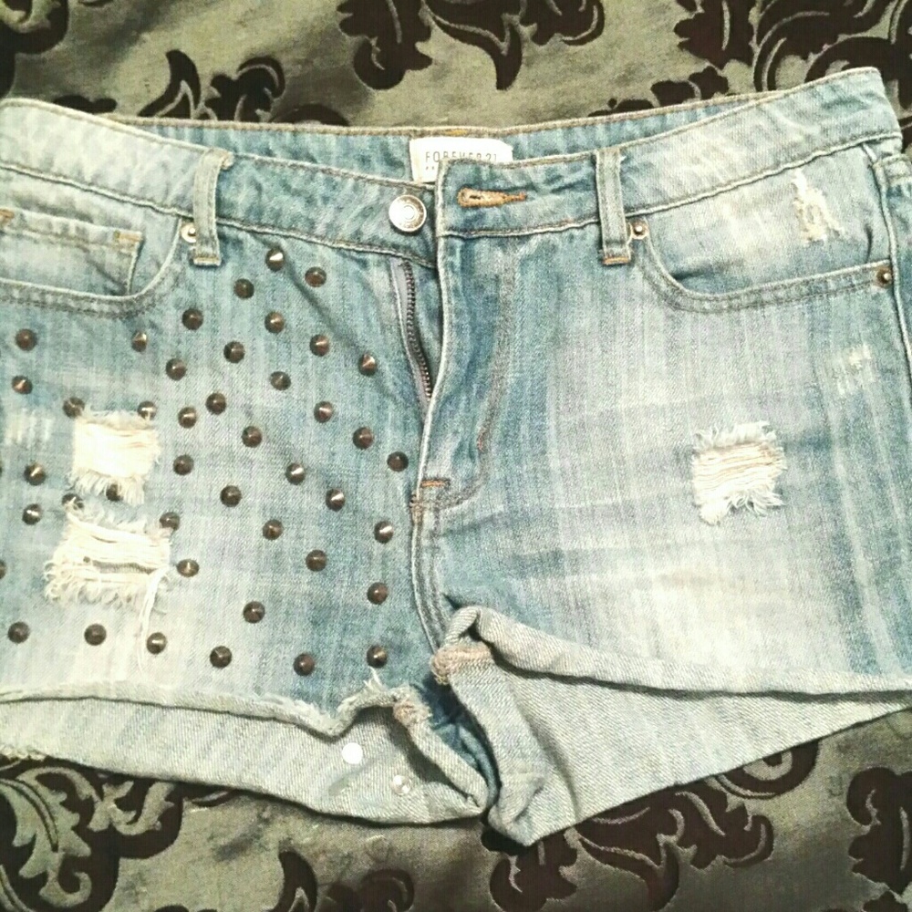 REPOSH STUD CUTOFFS!!!