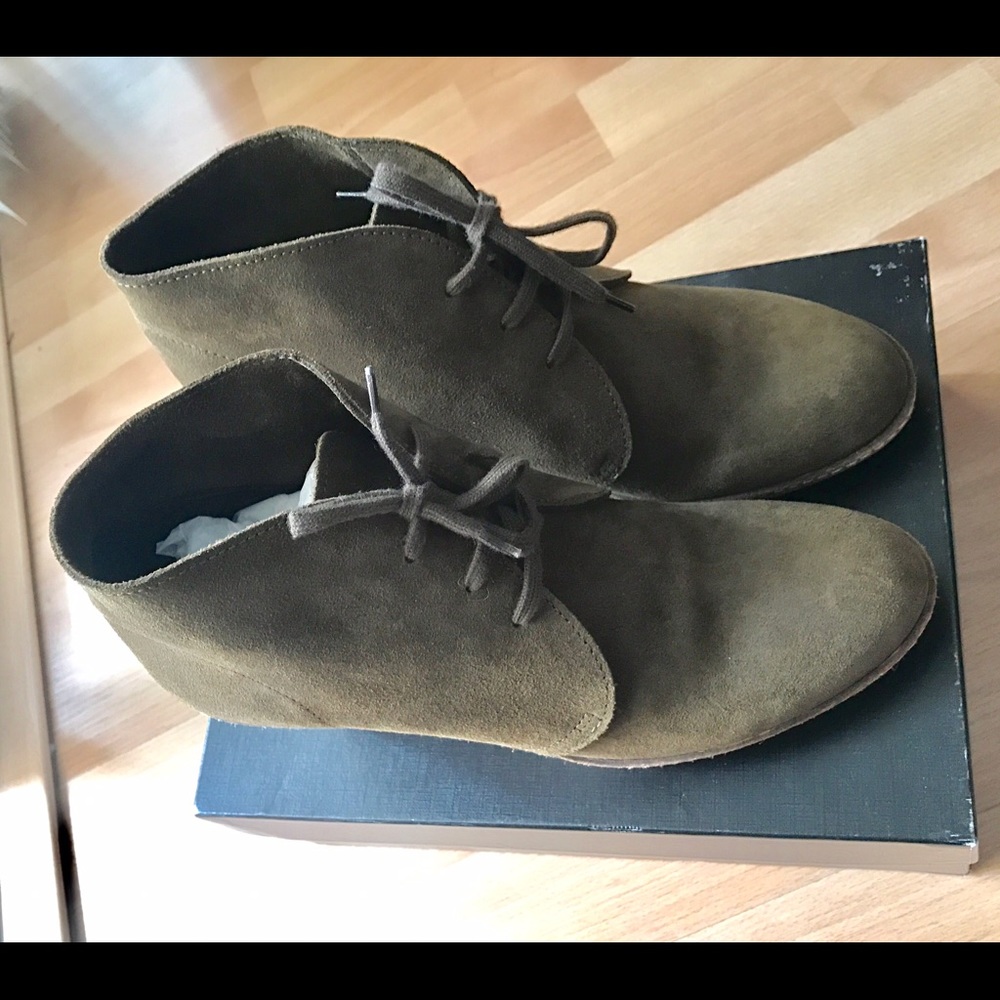 J Crew Macalister wedges in dark olive (Size 9)