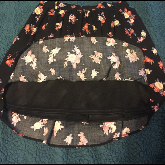 Floral skirt - Picture 2 of 3