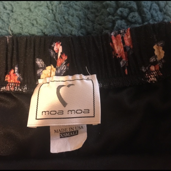 Floral skirt - Picture 3 of 3