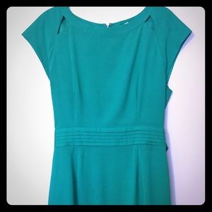 Gianni Bini short sleeve chiffon dress. Size 8.