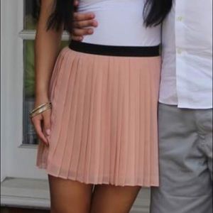 Pink pleaded skirt