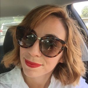 Meet your Posher, Liz