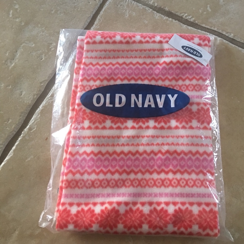 Old Navy fleece scarf NWT