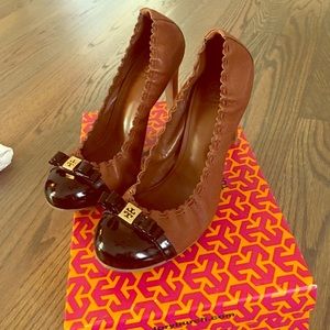 Tory burch heals. Worn couple times.