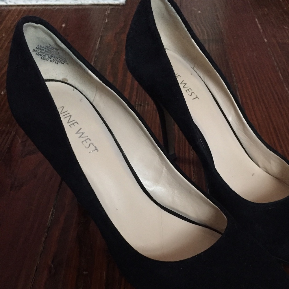 Nine West Black Suede Pump