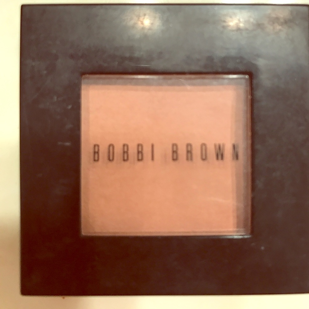 Makeup Blush 💕👄Bobbi Brown in Almond