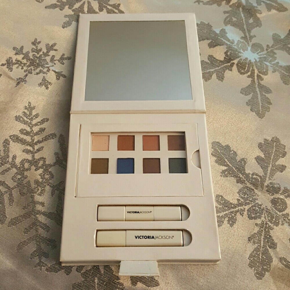 Victoria Jackson eye makeup set .