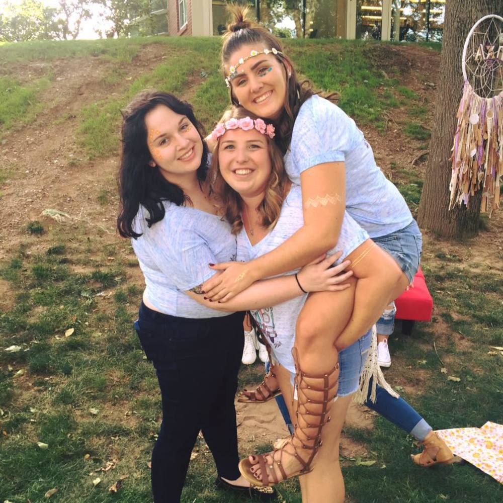 Meet your Posher, Lia