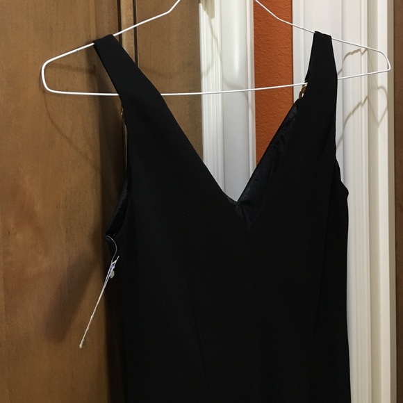 Black v-neck dress - Picture 3 of 4