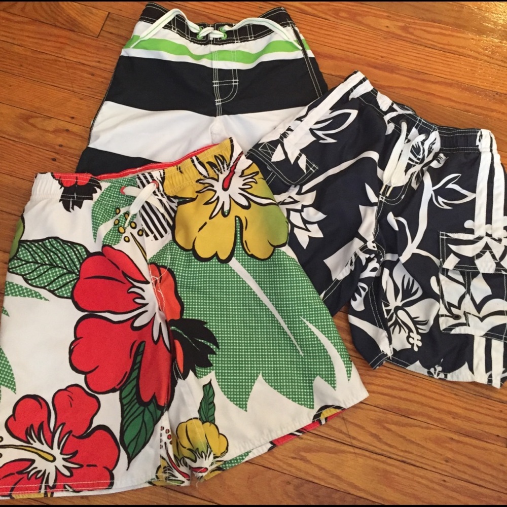Old Navy Boys Swim Trunk Lot. Size 6-7