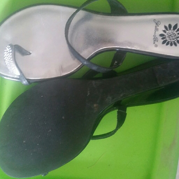 Sandals - Picture 2 of 2